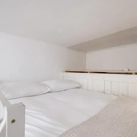 Wyjatkowy Apartament Z Antresola W Centrum Krakowa By Renters *