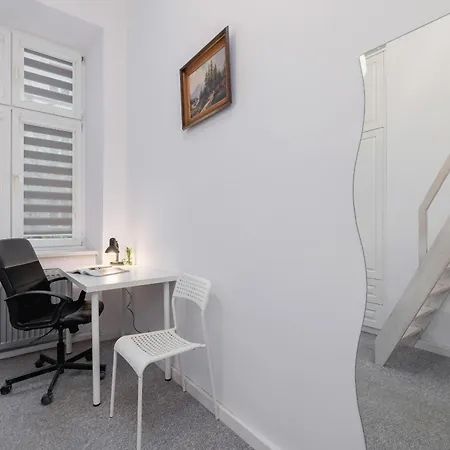 Wyjatkowy Apartament Z Antresola W Centrum Krakowa By Renters * Krakow
