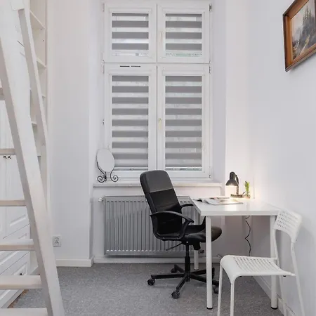 Wyjatkowy Apartament Z Antresola W Centrum Krakowa By Renters * Krakow