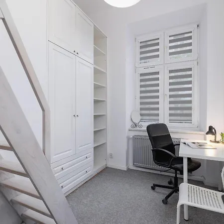 Wyjatkowy Apartament Z Antresola W Centrum Krakowa By Renters Krakow