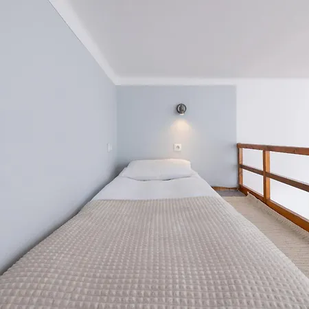 Wyjatkowy Apartament Z Antresola W Centrum Krakowa By Renters Краков